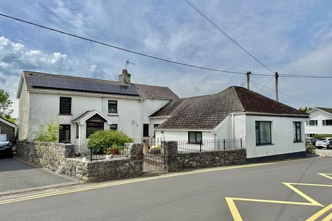 5 bed property, in Bishopston Road, £460,000