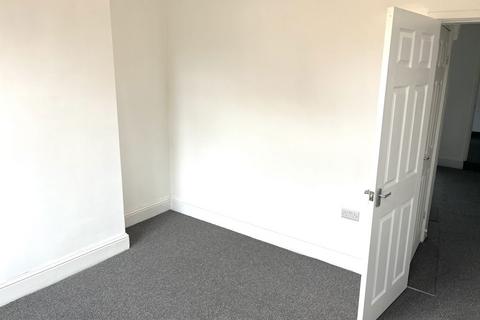 2 bed property, in Lomas Street, £65,000