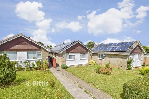3 bed property, in Perowne Way, £270,000