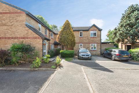 1 bed property, in Talisman Street, £120,000