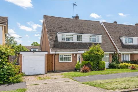 3 bed property, in The Ryde, £625,000