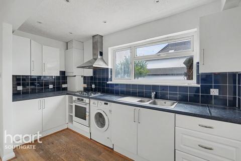 3 bed property, in Hampden Way, £625,000