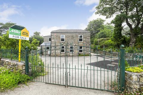 4 bed property, in Lelant, £450,000