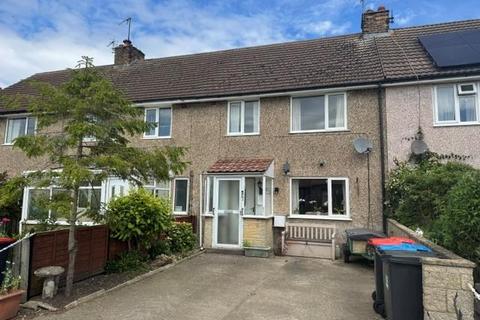 3 bed property, in South Terrace, £175,000