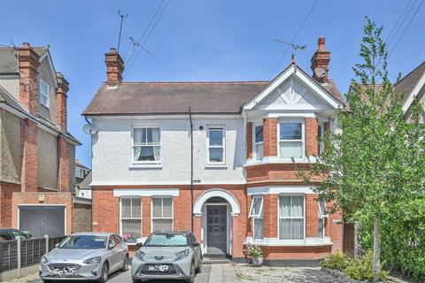 1 bed property, in Woodman Road, £250,000