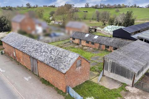 4 bed property, in Croxton Farm, £400,000