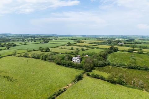 10 bed property, in Bradworthy, £750,000