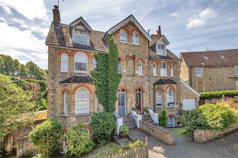 3 bed property, in Serpentine Road, £900,000