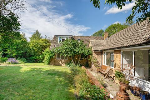 4 bed property, in Oak Road, £700,000