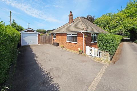 2 bed property, in Andover Road, £475,000