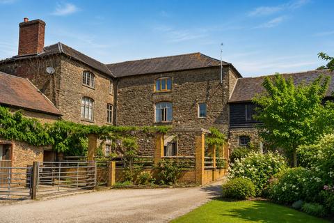 7 bed property, in Cold Weston, £1,350,000