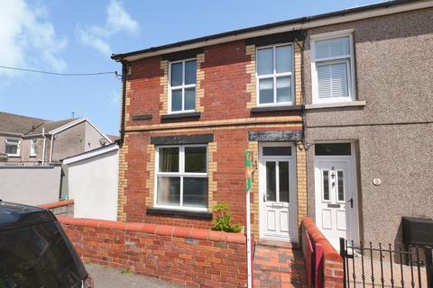 3 bed property, in Moor View, £150,000