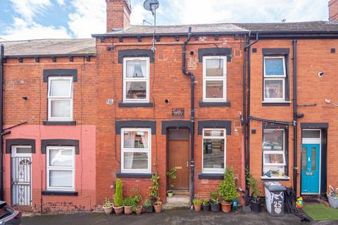 1 bed property, in Aviary View, £105,000