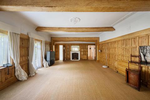 8 bed property, in Courtenay Avenue, £12,900,000