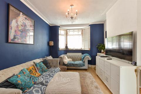 3 bed property, in Borwick Avenue, £775,000