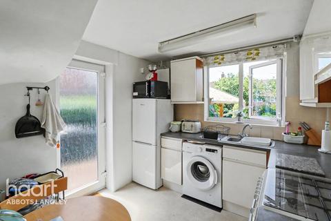 3 bed property, in Benchleys Road, £475,000