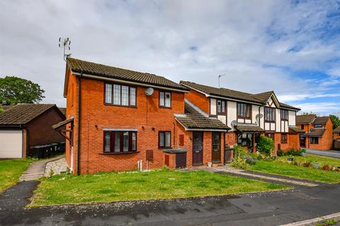 1 bed property, in 12 Fairfield, £107,950