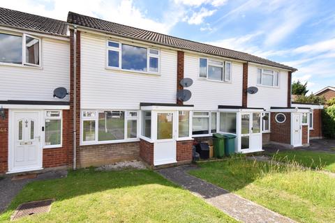 2 bed property, in Gumping Road, £425,000