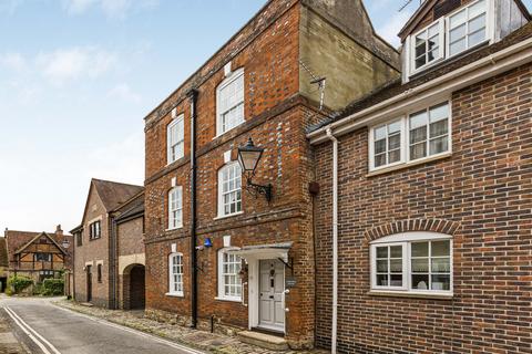 4 bed property, in Checker Walk, £675,000