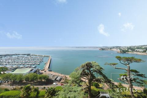 2 bed property, in Masts, £500,000