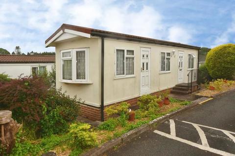2 bed property, in Totnes Road, £30,000
