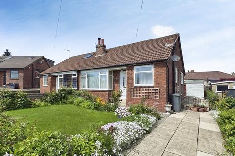 2 bed property, in Mazebrook Crescent, £220,000
