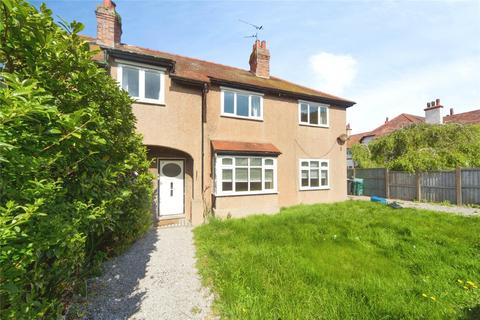 3 bed property, in Meadow Gardens, £180,000