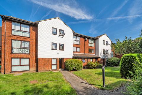 1 bed property, in Laleham Road, £220,000