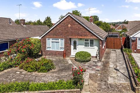 3 bed property, in Rogate Road, £425,000