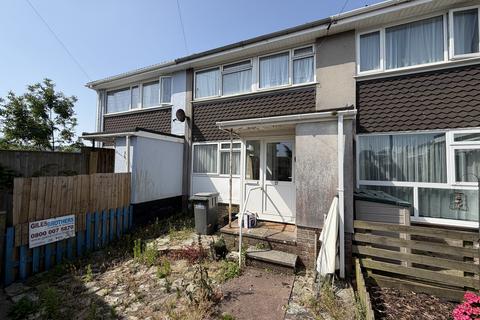 3 bed property, in 27 Burton Villa Close, £70,000