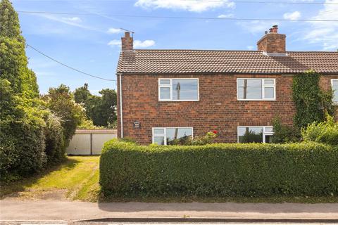 4 bed property, in Main Street, £240,000