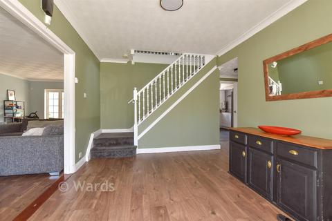 4 bed property, in Sunnymead, £575,000