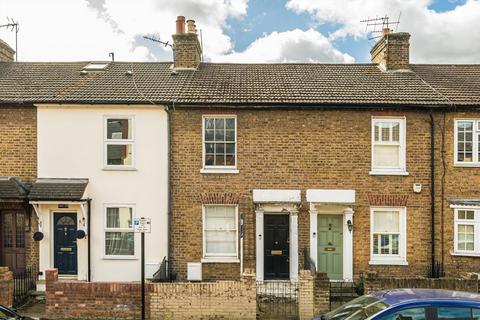 2 bed property, in St. Johns Road, £500,000
