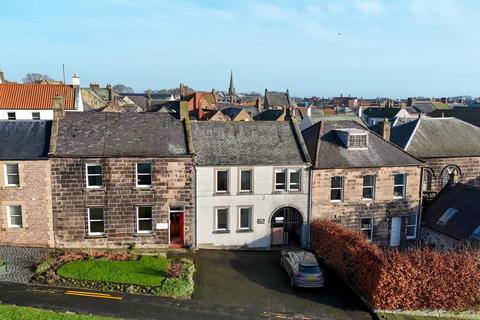9 bed property, in Bank Hill, £420,000