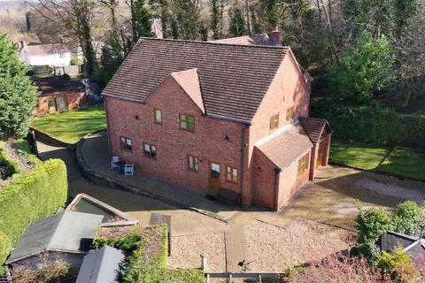 6 bed property, in The Old Nursery Farm, £925,000