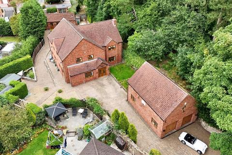 6 bed property, in The Old Nursery Farm, £925,000