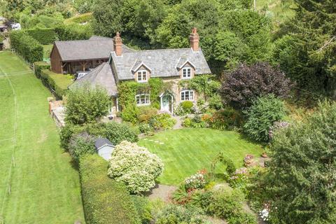 2 bed property, in Sunny Bank, £650,000
