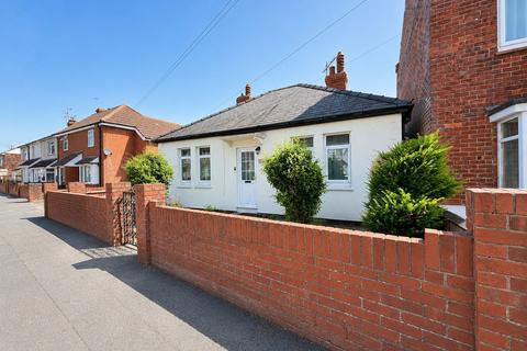 3 bed property, in Cheney Manor Road, £335,000