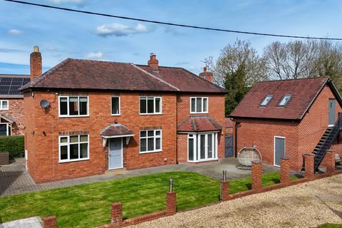 5 bed property, in Horton, £695,000