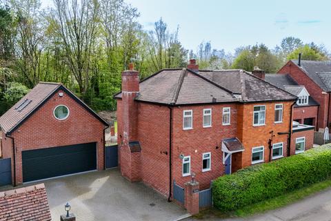 5 bed property, in Horton, £695,000