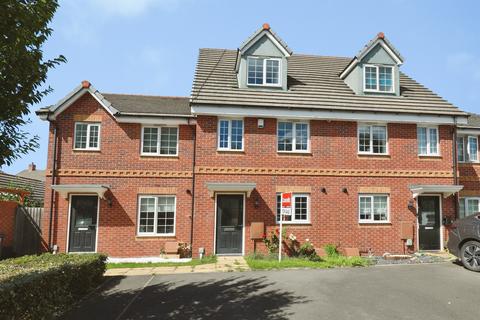 3 bed property, in Solus Gardens, £325,000
