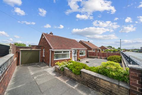 2 bed property, in Barrow Street, £240,000