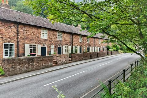 1 bed property, in Carpenters Row, £175,000