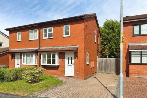 2 bed property, in Hopkins Heath, £195,000