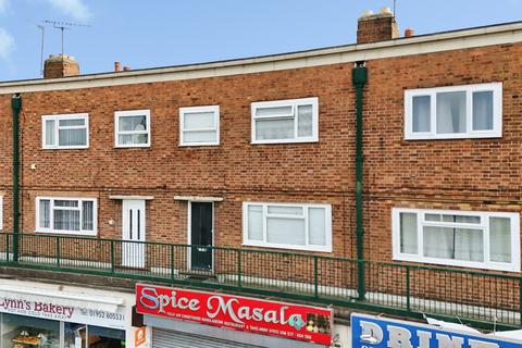 3 bed property, in The Parade, £89,995