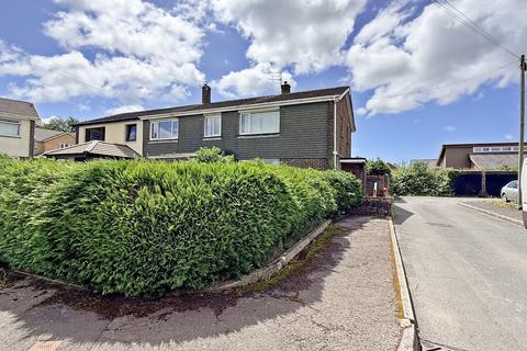 2 bed property, in Rowan Court, £150,000