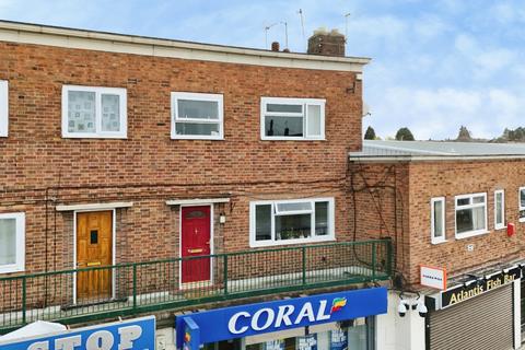 3 bed property, in The Parade, £89,995