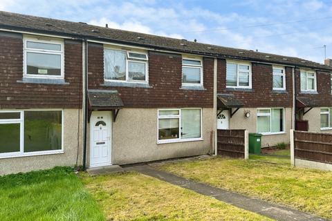 3 bed property, in Penistone Close, £117,500