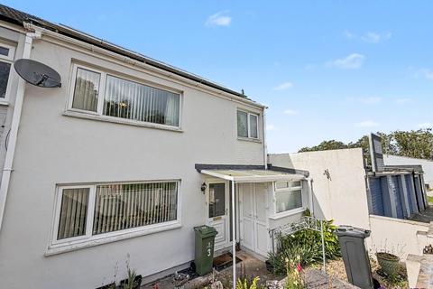 3 bed property, in Dart Close, £190,000