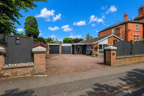 3 bed property, in Irthlingborough Road, £500,000